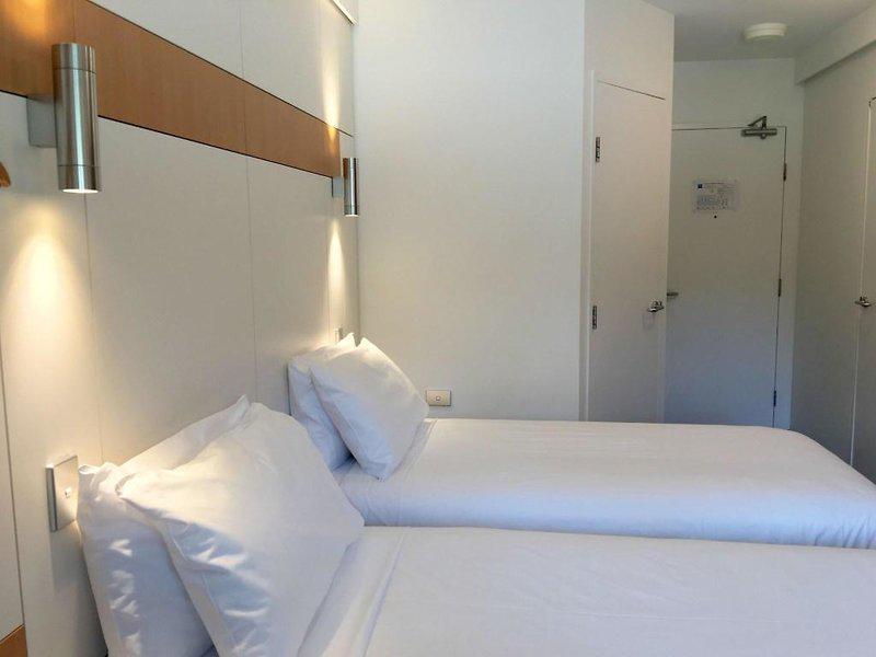 6DF78C9165A12ADC3A819E2FC44EFD8B