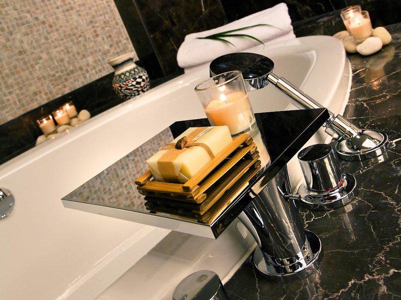 E1FD32DBFDCA048AD664D2E51FA5E4C3