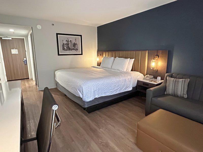 7D7B13969B48E8B0BED54F065B582904