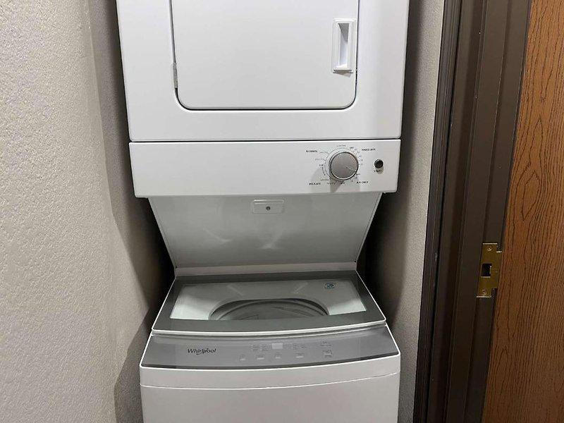 1583FFC67C583E4B372D1CAE82E6863F