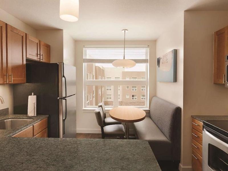 CA2B0B3E56F0A66D7D32C1806A37965A