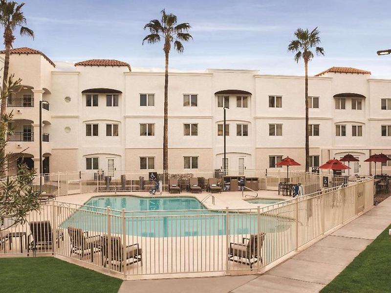 26E2CB0D47F8FB98ECA67C9F45D111B7