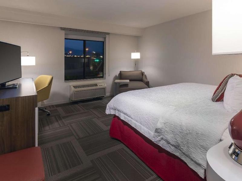 1423088EE2D57A36CF7A83FF628B42D5