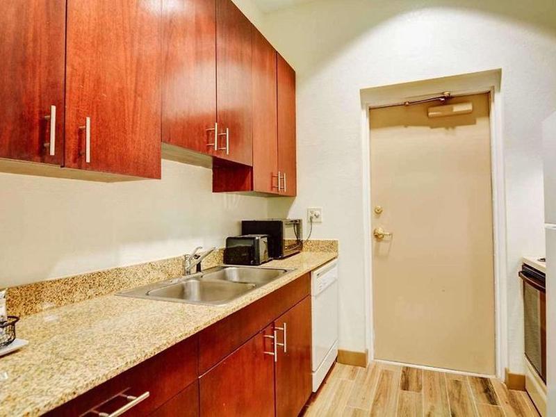 24A65975C7895C0262161E6D3A367F0E