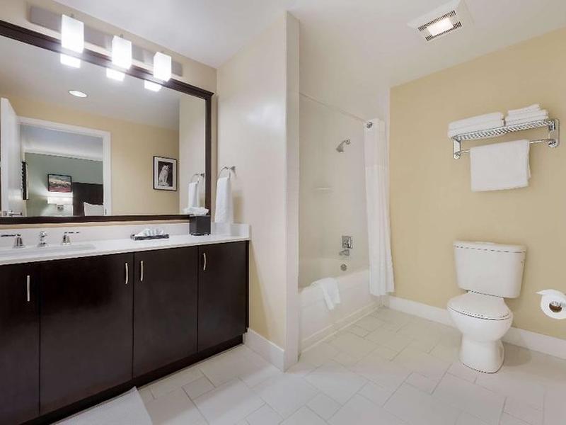 EE738362734105A5E28D038E340C8B5C