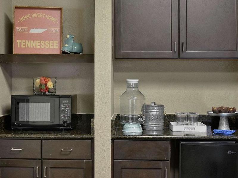 40CB20A2729E883551C9DFAC6BA1E99F