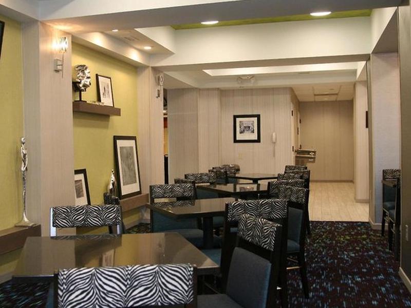 00EA955736E7FBBFF683C4032ECE7ED5