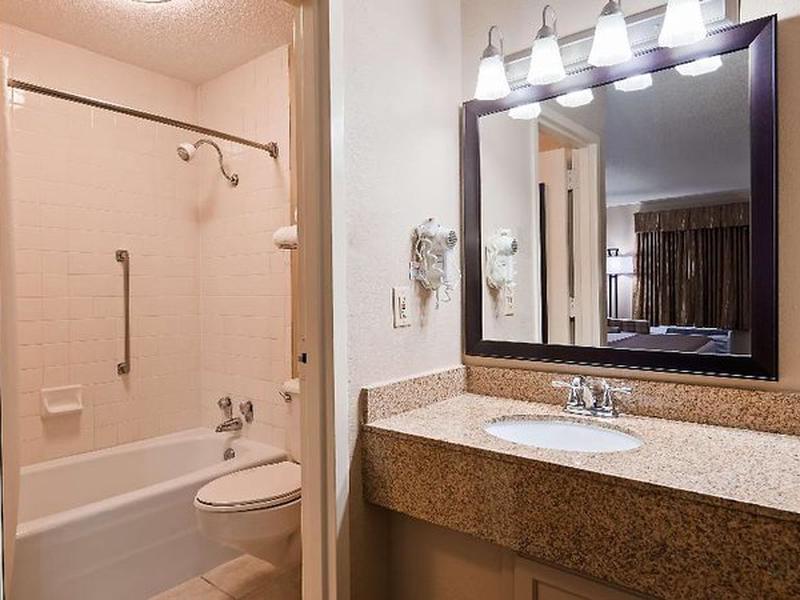 E596A53745F201A1F8D5FE1AD6572896