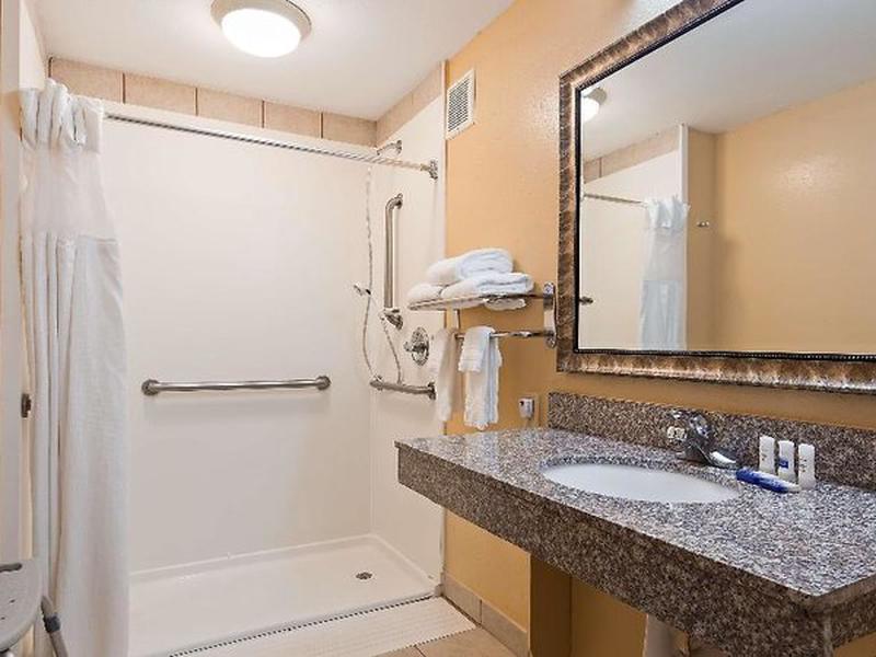 B166E5BDCA2469E77B0D6F0F2224D92E