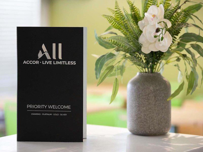 45738D1316DAAF1F33F7BF4A353F156C