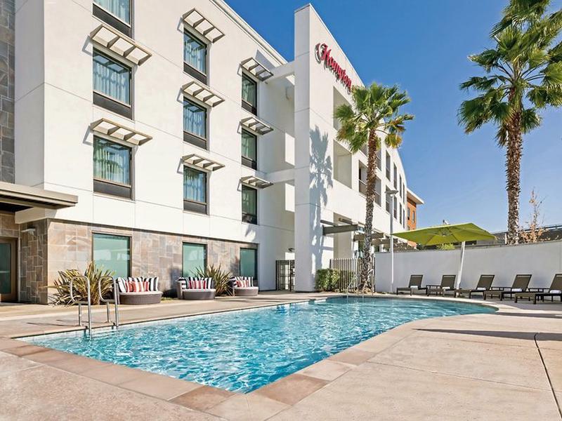 F27FBB0424E2100DC6E54126DF3AC980