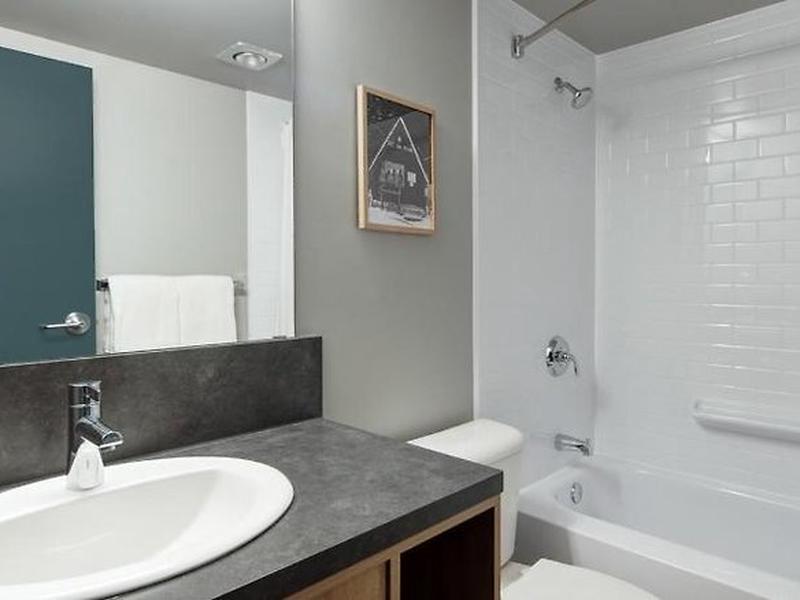 EF5E516845FEF58672676B3D195A4F46