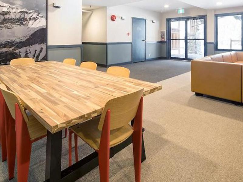 768AC22DB65C01A2D010CF28ADE1D122