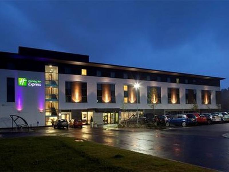 30E9C2100EC3CB71F00C3765CD02F2B2