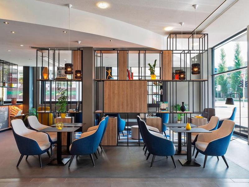 B75283A0F5AAE498EFD9554A676145FA