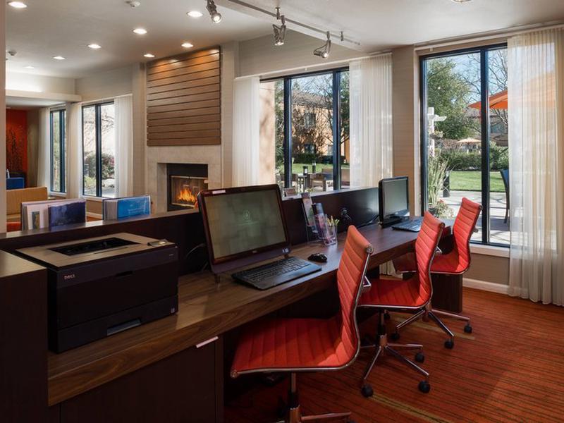 051AE2B8796F670E368E69F770844643