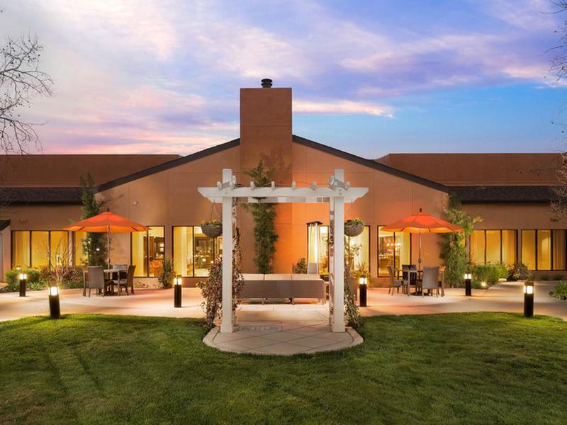 D19270C77AF98FF80884B7D014D03D99