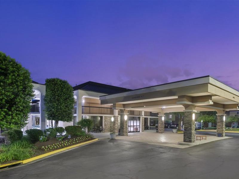 AD8B5F64AC5B4A394D2774C6BA03B469