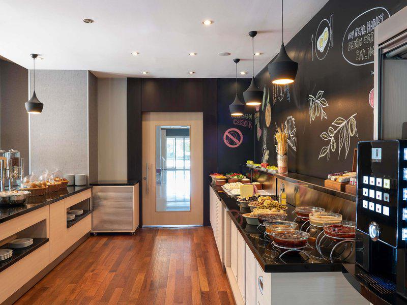 21B50E73B45CBC075CF13CF8B8D7ECFA