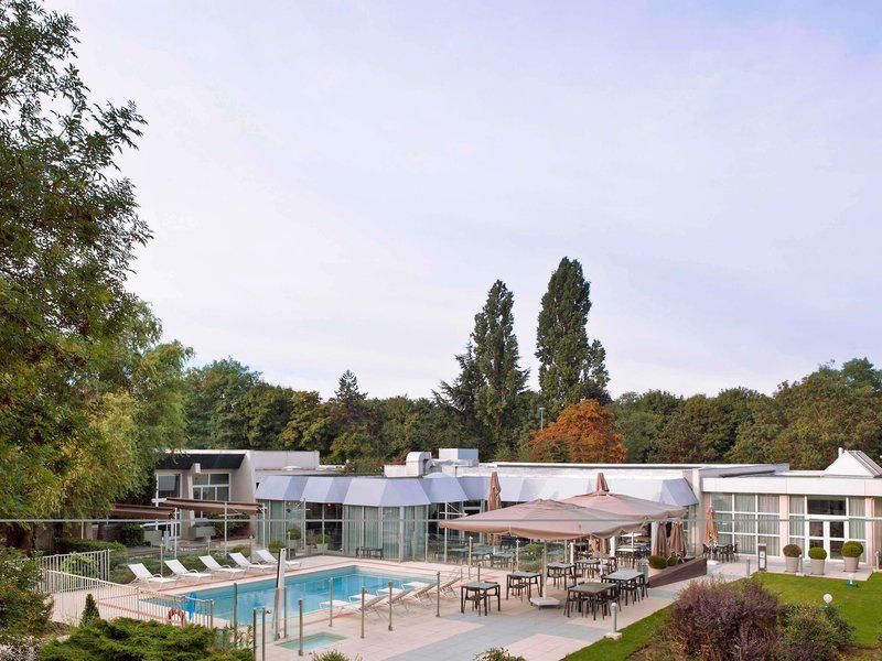 F47665997540BCBADE53007AEE32CE44