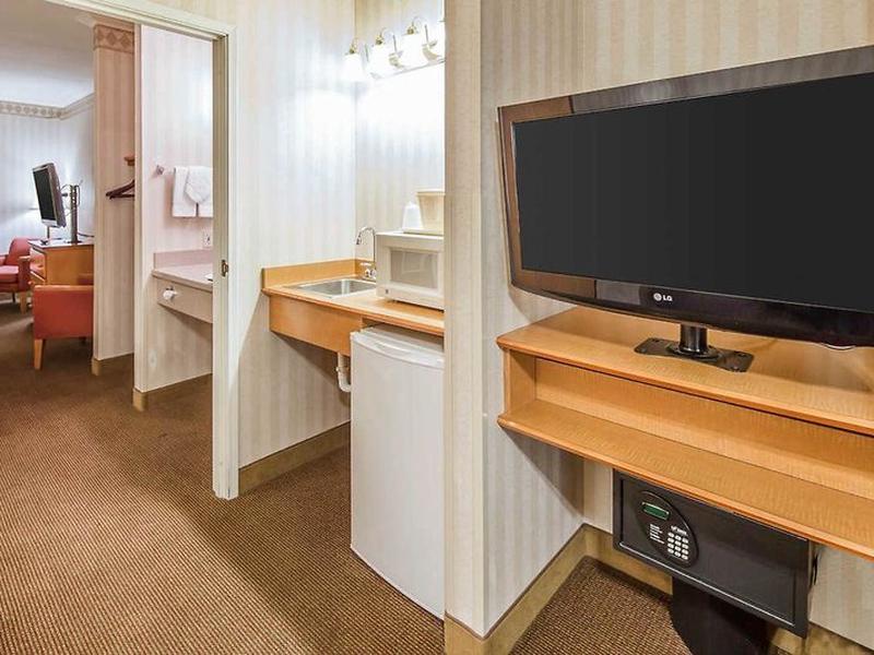 FD614D99FC06F3DE98023701BDD502A4