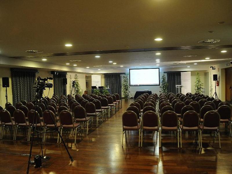 8E0D18990E34EB38597ECA5ADE847CB9