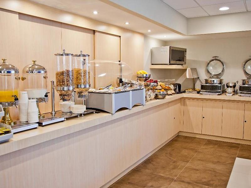 5658027DB56D4A921F83076D097ADFFC