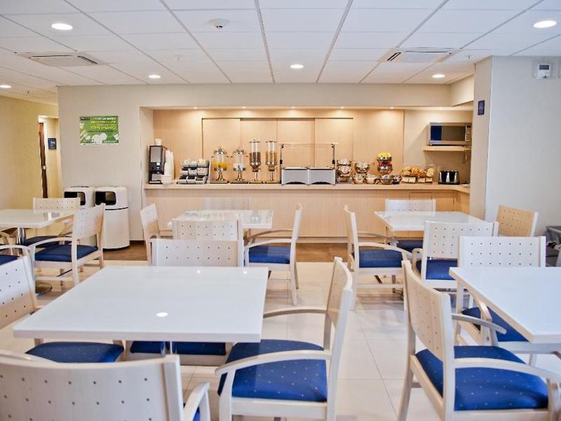 C24BDA20F370CEB93CF6622B18B95115