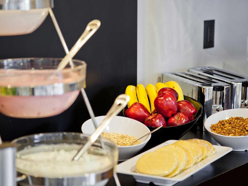 15F6734CDF8147892400CEC8D8800C99