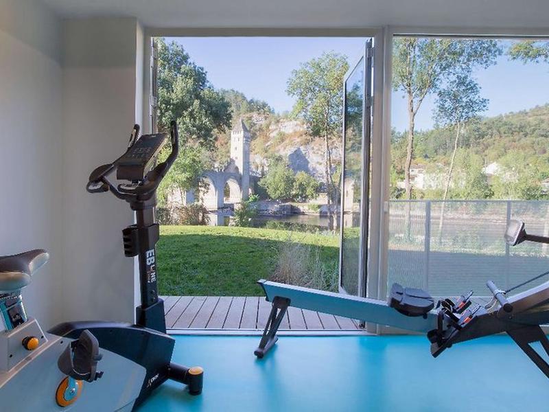 48644C4045FD6CFFAD9749F5917D187E