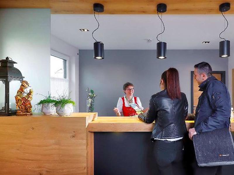 246AAF68A0EB572666CAD5B7267C8FAB