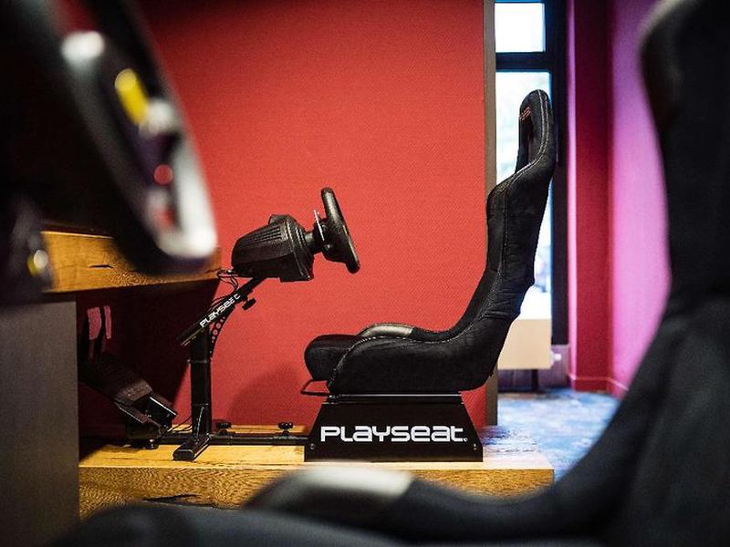 EB83A8F9C7DF5232B139378D6B3B679E