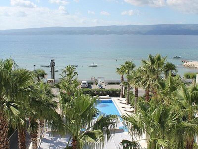 6F5FC24CF39BA0CBFE8ECEFCC55C1F99