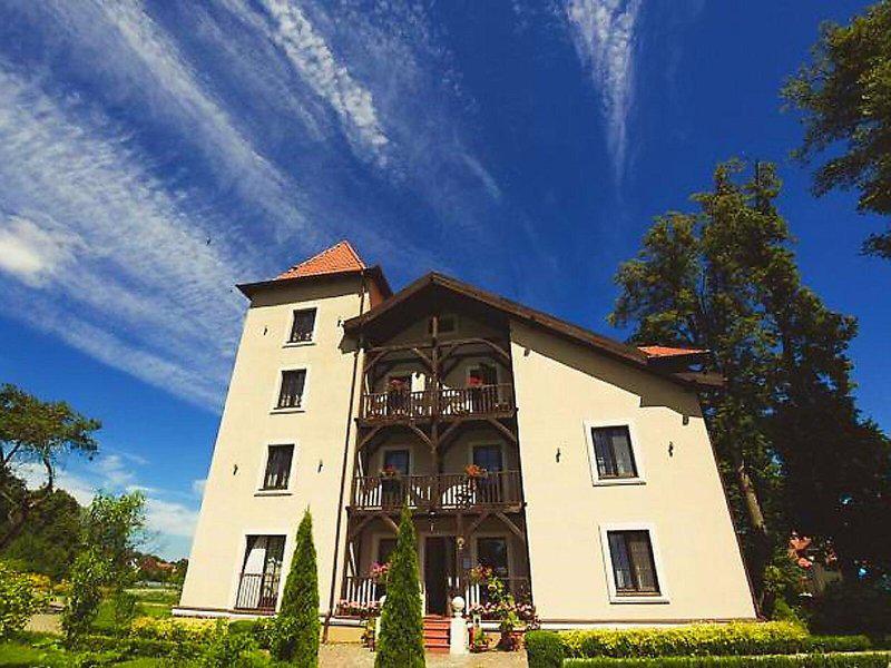 3F918495AA2641D2BC2B73A4F5D7C43A