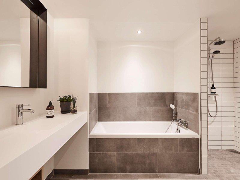 CB54049FD8CE7E07BF7A70EB86F83284