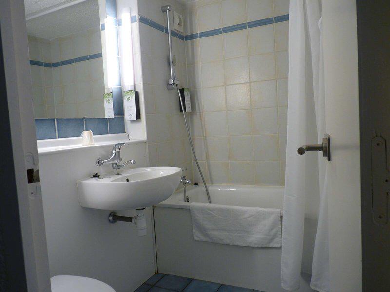 0187889069307F631883DF65797A789B