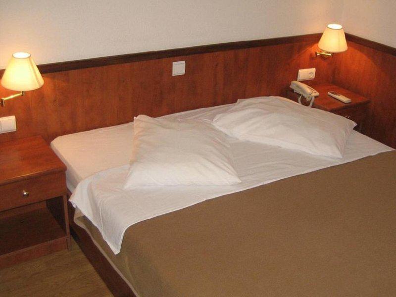 1B36CFCD932F75853B5C56621ED11C5B