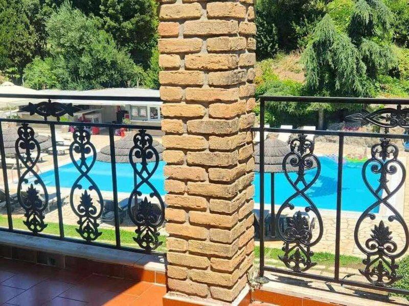 824A1E4F21D175DDE1A7AF238D4FF6AB