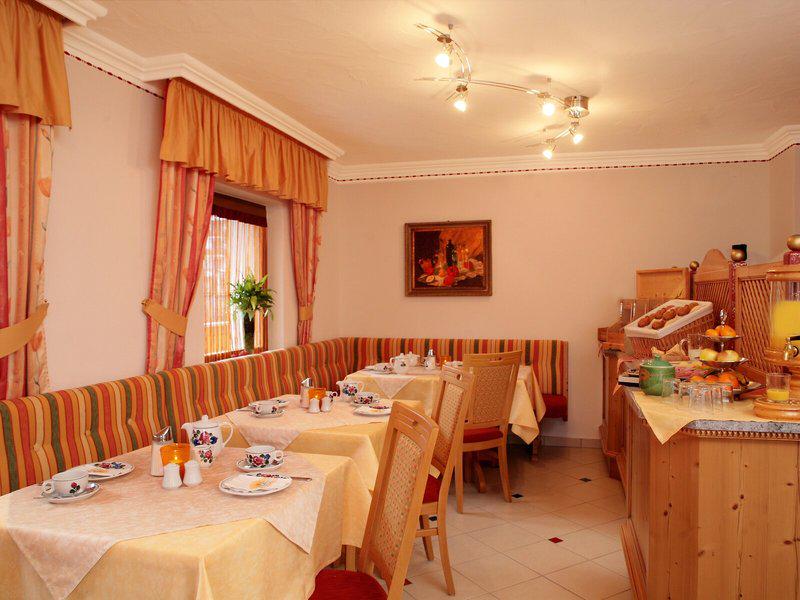 7067985BFAFEEA81A0892092A671C4E4