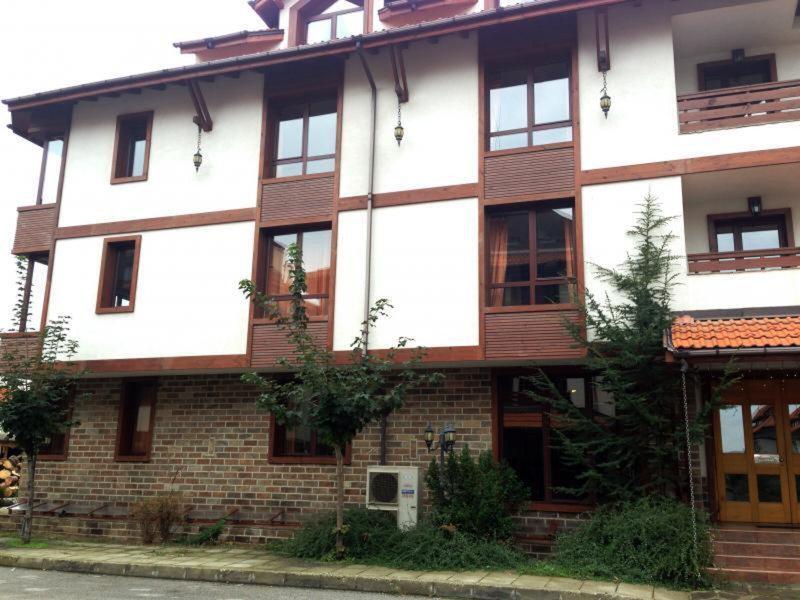 9A66089B62D9AF77D3B618942597BED2