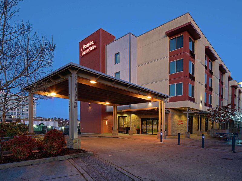 39D0C323E8218F3D8B8D9D9C81DB1740