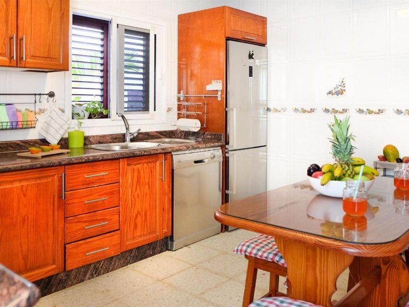 6318B35949B4C22945D9727DF7B604B6