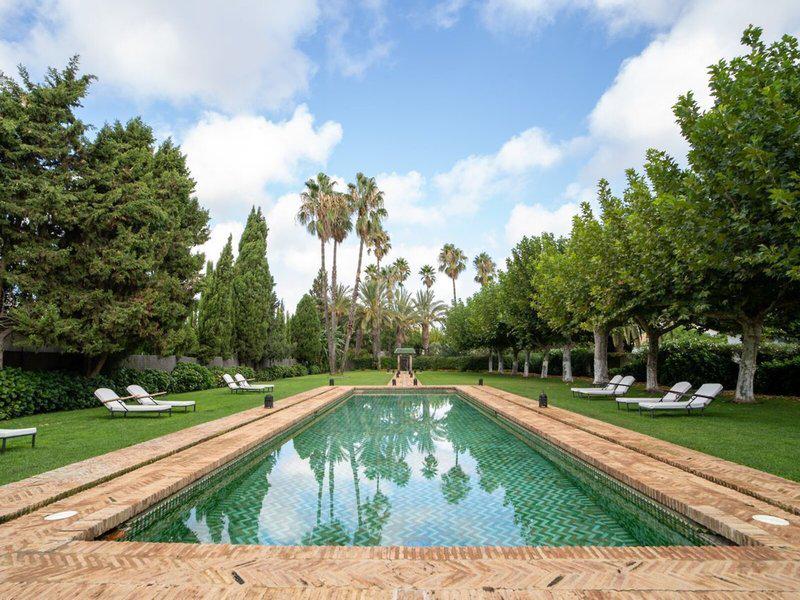 EEB30CA0696BE2F0245500ECE212E149