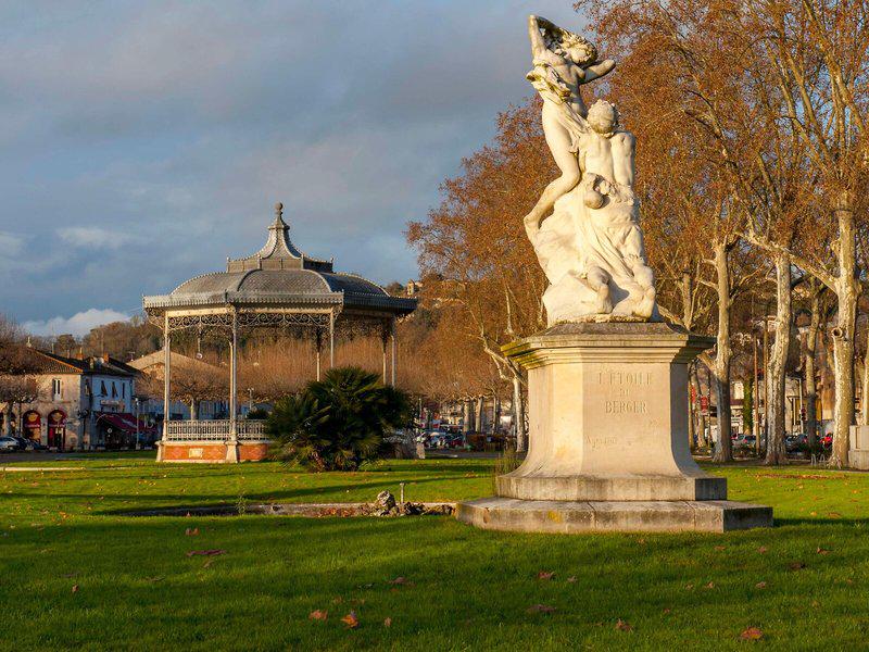 D8A3D0063FC703E25A30B92570B88257