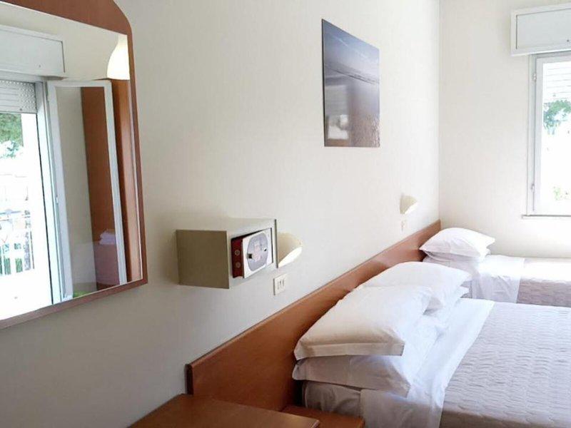 01DAF880A0B7F4A2DF5053B2841F8B4F