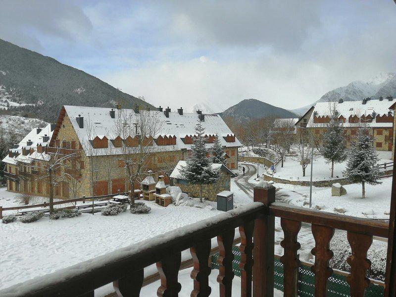 27AE4AA23F3A09C2AC6526C19C69C3D0