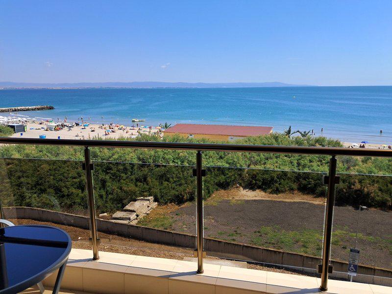 F8262F4502C024BB33ED9853D522790E