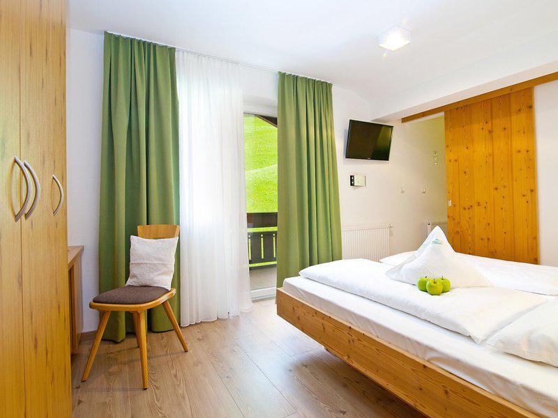 6E76068524B44813A514ABB12ABF802B