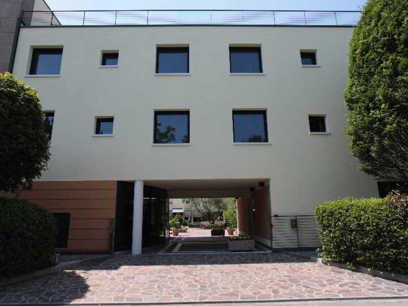 28EED1C4B0B910500419E090A82F0F67