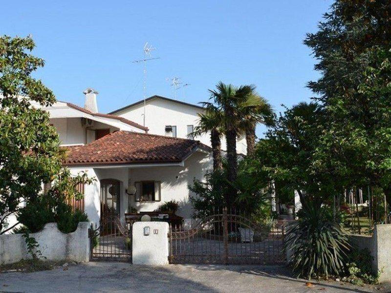 DE764E1EABC571A675D0C8E109DF1A06